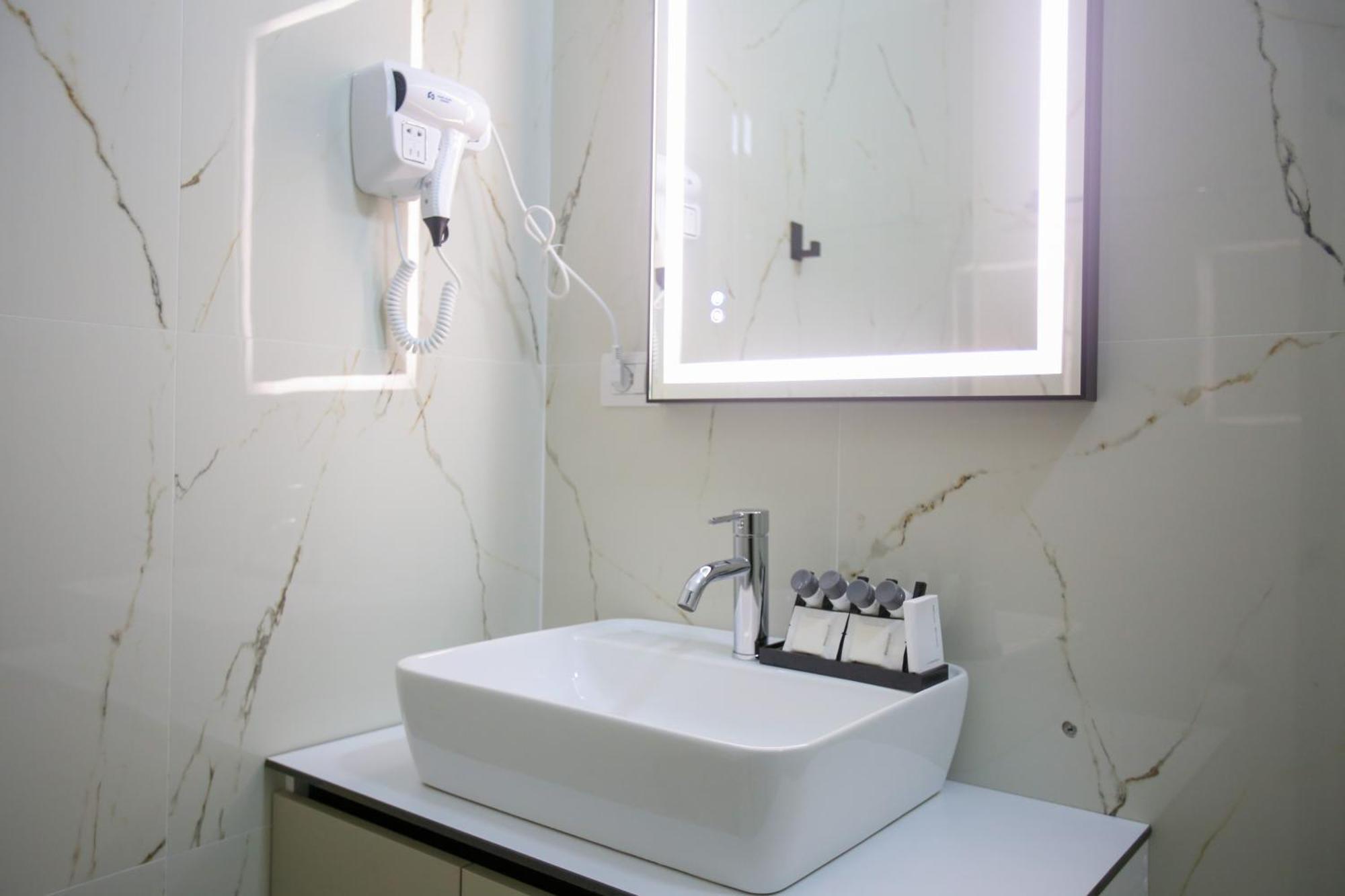Vala Boutique Hotel Wlora Zewnętrze zdjęcie